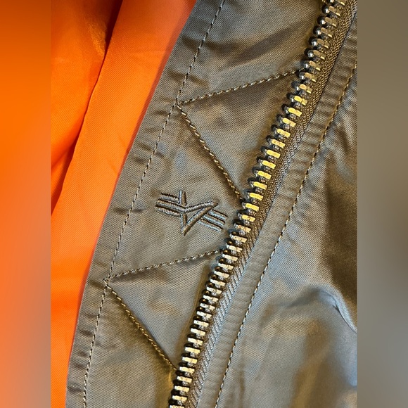 ALPHA INDUSTRIES MA-1 Reversible Bomber Jacket in Sage Green Size Small Slim Fit - Picture 7 of 15